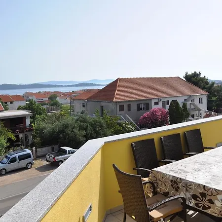 Lara * Vodice